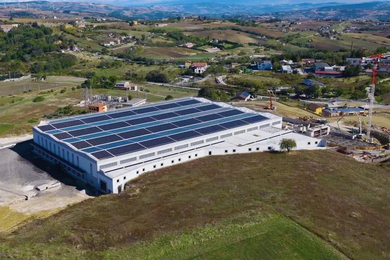 <p>Una veduta aerea di una delle strutture di Mulino Caputo a Campobasso.</p>\\n