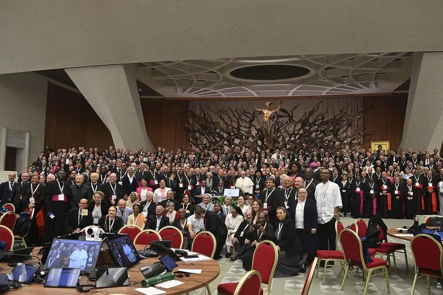 Una riunione del Sinodo nell\\'Aula Paolo VI in Vaticano , ANSA