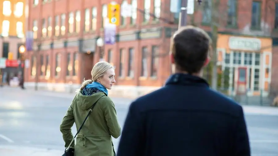 Quello sguardo maschilista che inchioda ancora oggi le donne