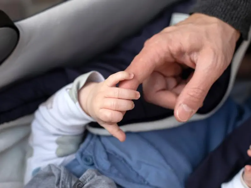 Belletti sulla bocciatura del congedo di paternità: «La legge invece deve favorire i papà»