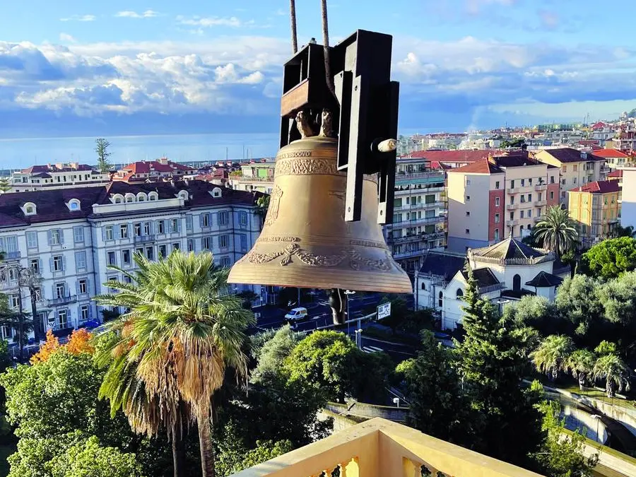 Sanremo-Ventimiglia, il vescovo contro l’aborto: la campana che suona per i bimbi mai nati