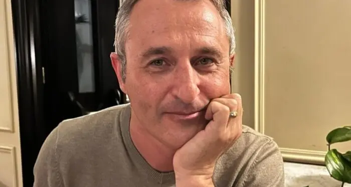 Chi è Eshkol Nevo, lo scrittore israeliano che gli intellettuali pugliesi non vorrebbero\u00A0più al festival “Il libro possibile”