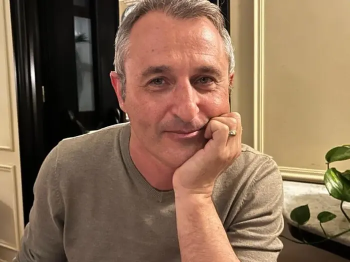 Chi è Eshkol Nevo, lo scrittore israeliano che gli intellettuali pugliesi non vorrebbero\u00A0più al festival “Il libro possibile”