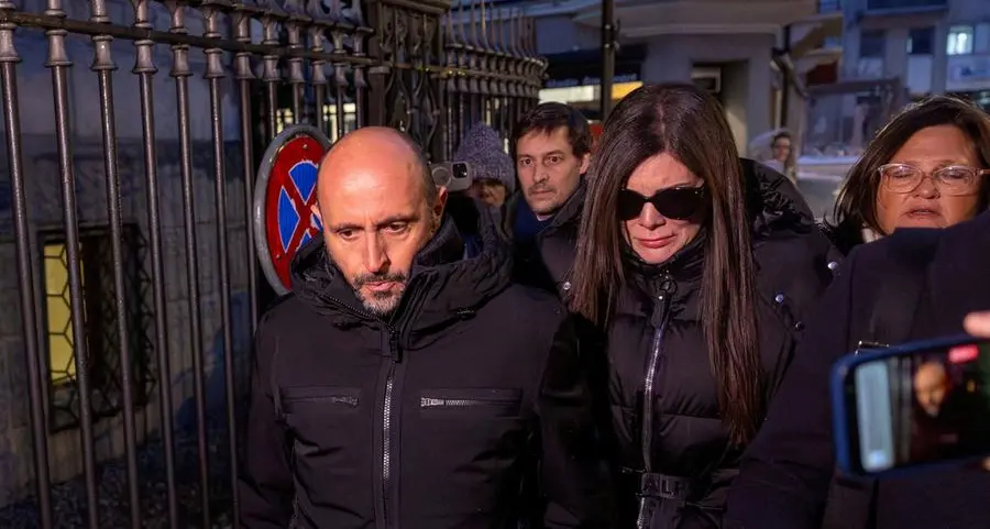 Crans-Montana, «Anche noi siamo vittime»: la difesa dei coniugi Moretti che ferisce le famiglie dei ragazzi morti