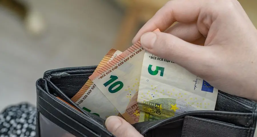 Violenza economica, Differenza Donna: «Riconoscerla è un passo avanti nella libertà delle donne»