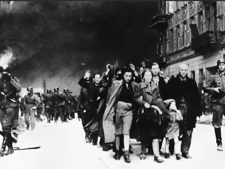 Shoah, quando il male si impadronì della storia