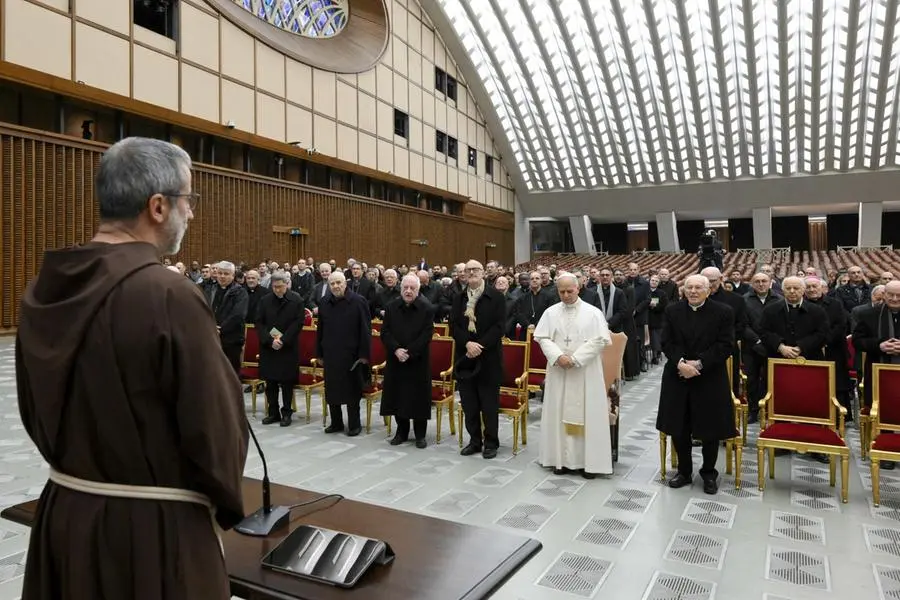 Il Predicatore della Casa Pontificia, padre Roberto Pasolini, durante la meditazione nell\\'Aula Paolo VI in Vaticano , ANSA