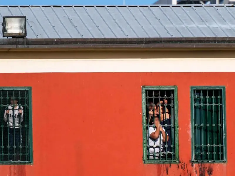 Dentro le carceri. Il cappellano don David: «Il sovraffollamento genera attese, abbandono, rabbia»