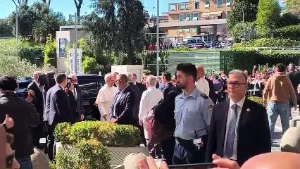 L'arrivo del Papa al policlinico Gemelli