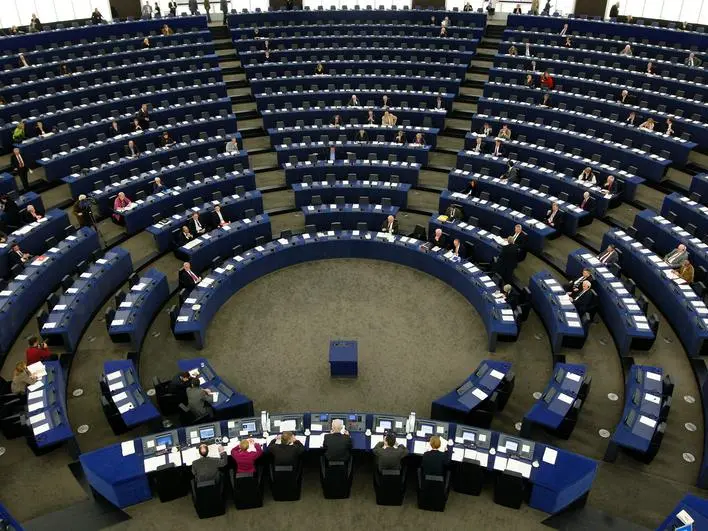 Sconfitta a Strasburgo: l'Europarlamento vota il “diritto all'aborto” e spacca i moderati