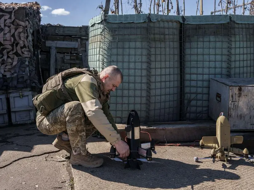 Più armi, meno pace: il mondo nel 2025 ha speso 2.887 miliardi di dollari per fare la guerra