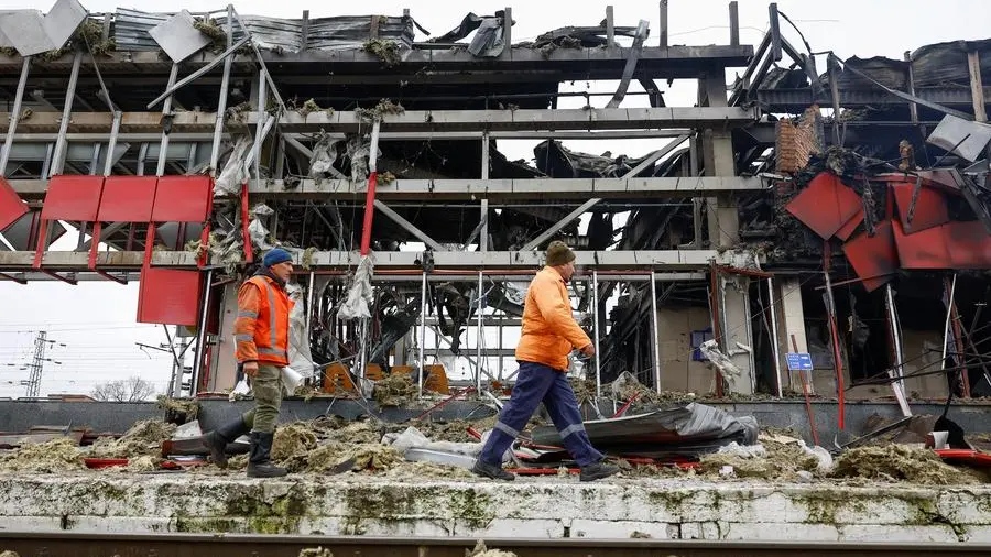 Ucraina, nuove ondate di missili e droni su strutture energetiche e ferrovie