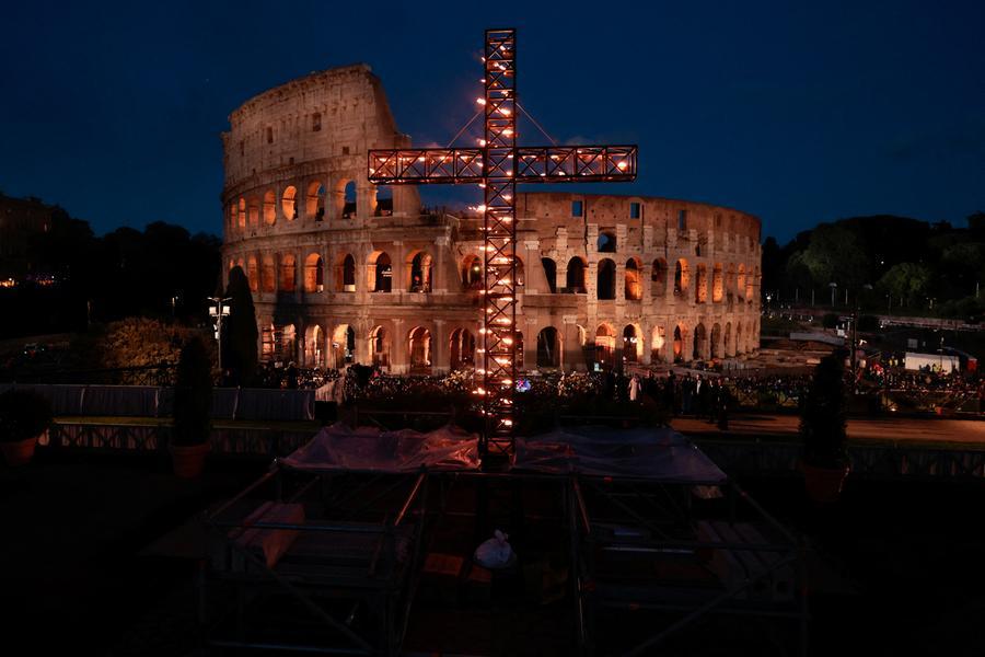 Via Crucis: Pope Leo will carry the cross. Meditations from the Holy Land Via Crucis: Pope Leo will carry the cross. Meditations from the Holy Land
