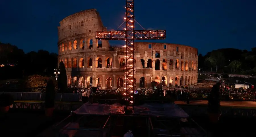Via Crucis: papa Leone porterà la croce. Meditazioni dalla Terra Santa