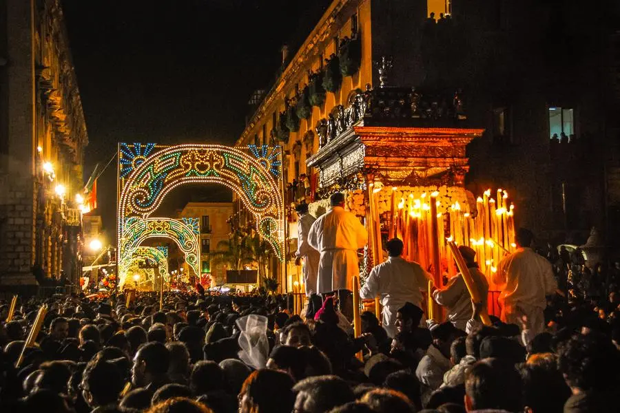 La processione per le vie di Catania con le reliquie di Sant\\'Agata. (Getty Images/iStockphoto)