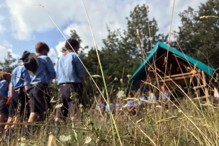 Un gruppo di ragazze e ragazzi dell\\'Agesci durante un campo estivo , Credit: Michele Fazio