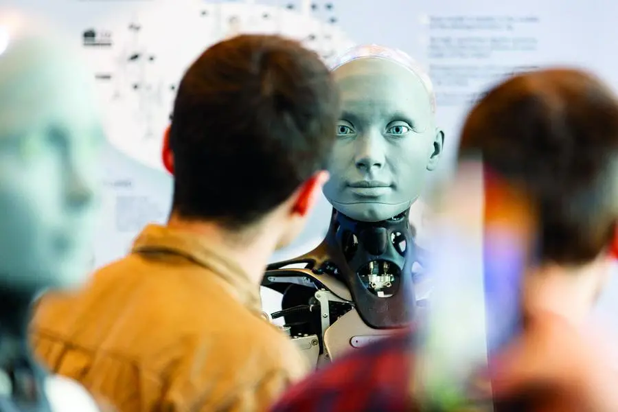 Il robot umanoide \"Rmeca\" \\u00E8 raffigurato all\\'AI for Good Global Summit, a Ginevra, Svizzera, il 6 luglio 2023. REUTERS/Pierre Albouy , REUTERS