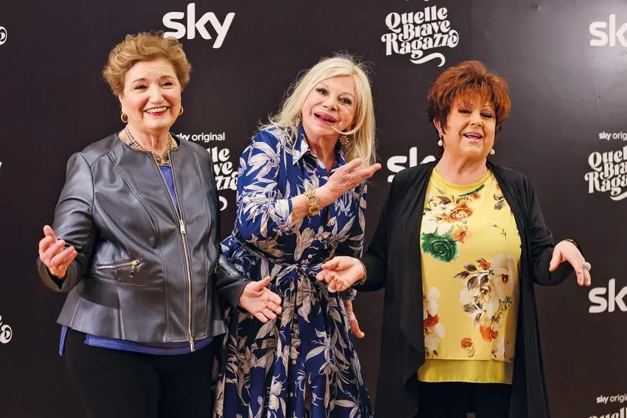 Con Sandra Milo e Orietta Berti, sul set di Quelle brave ragazze, docureality del 2022.