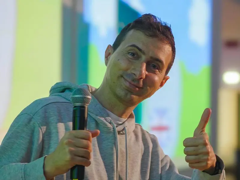 Perché i bambini amano Pera Toons: il trionfo del creator delle freddure