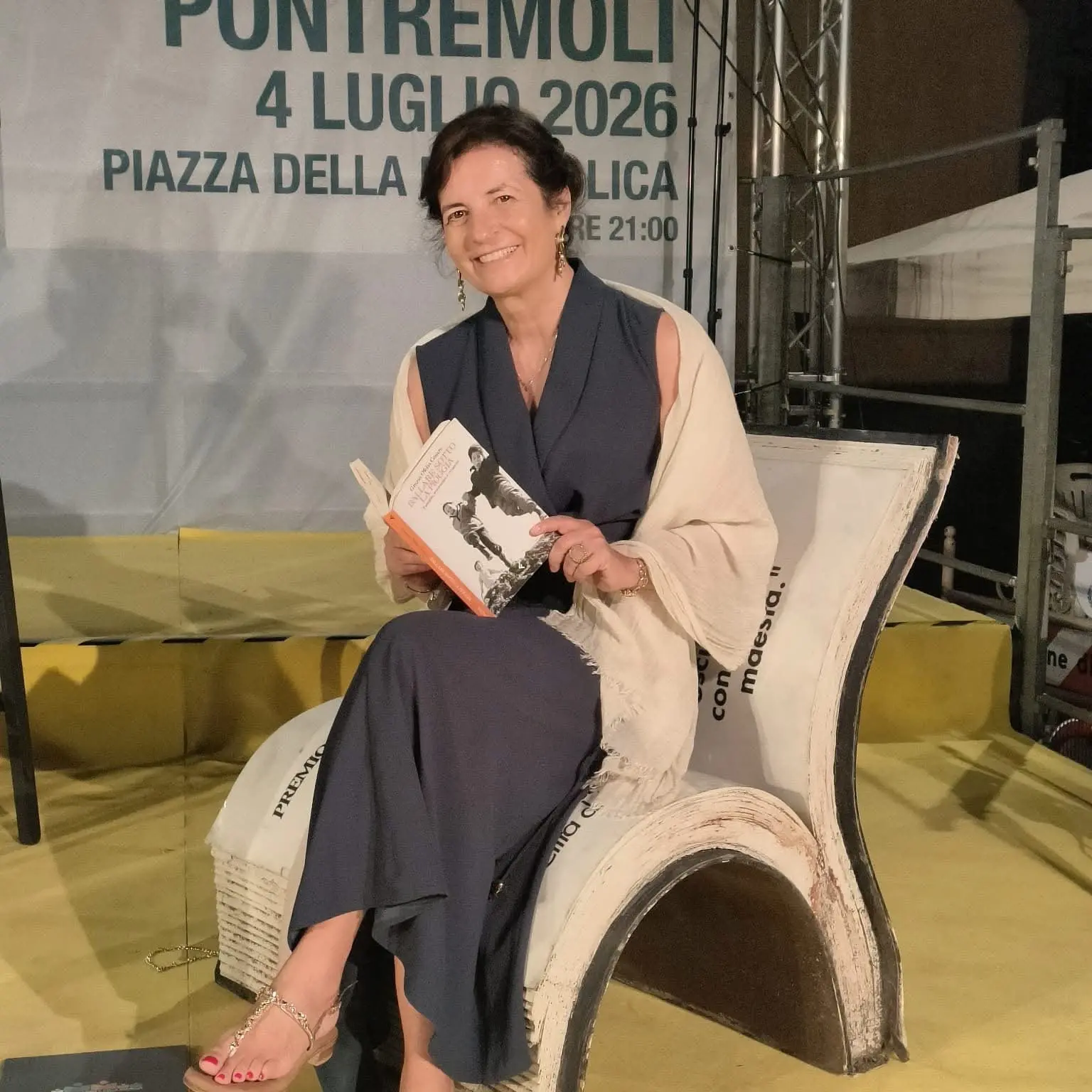 Grazia Ofelia Cesaro con \"Ballare sotto la pioggia\" vince il Premio “Pontremoli Città del Libro e della Famiglia” 2026